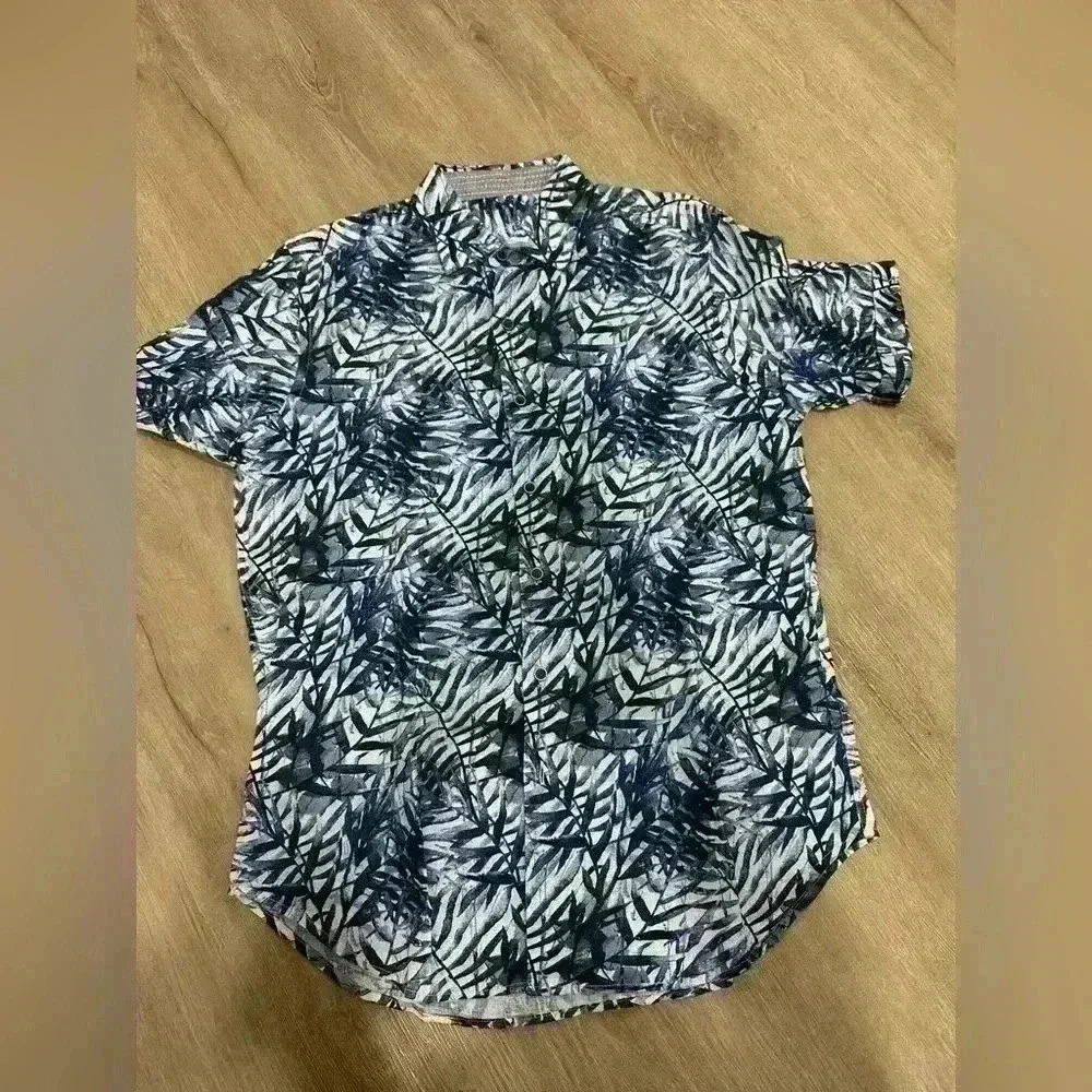 Robert Graham Men's Broadhollow Blue White Floral Short Sleeve Shirt Small NWT